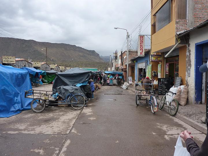 Perou_2010_PAT_167.JPG - Marché de Chivay
