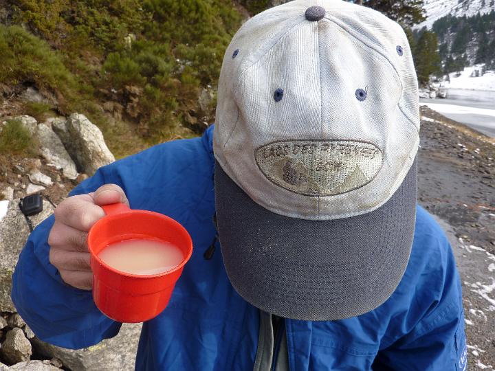 P1000458.JPG - La casquette à soif !